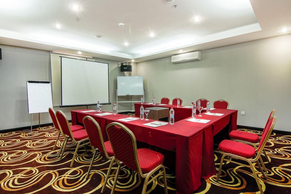 Grand Eska Hotel & Suites Batam Nagoya Exterior foto